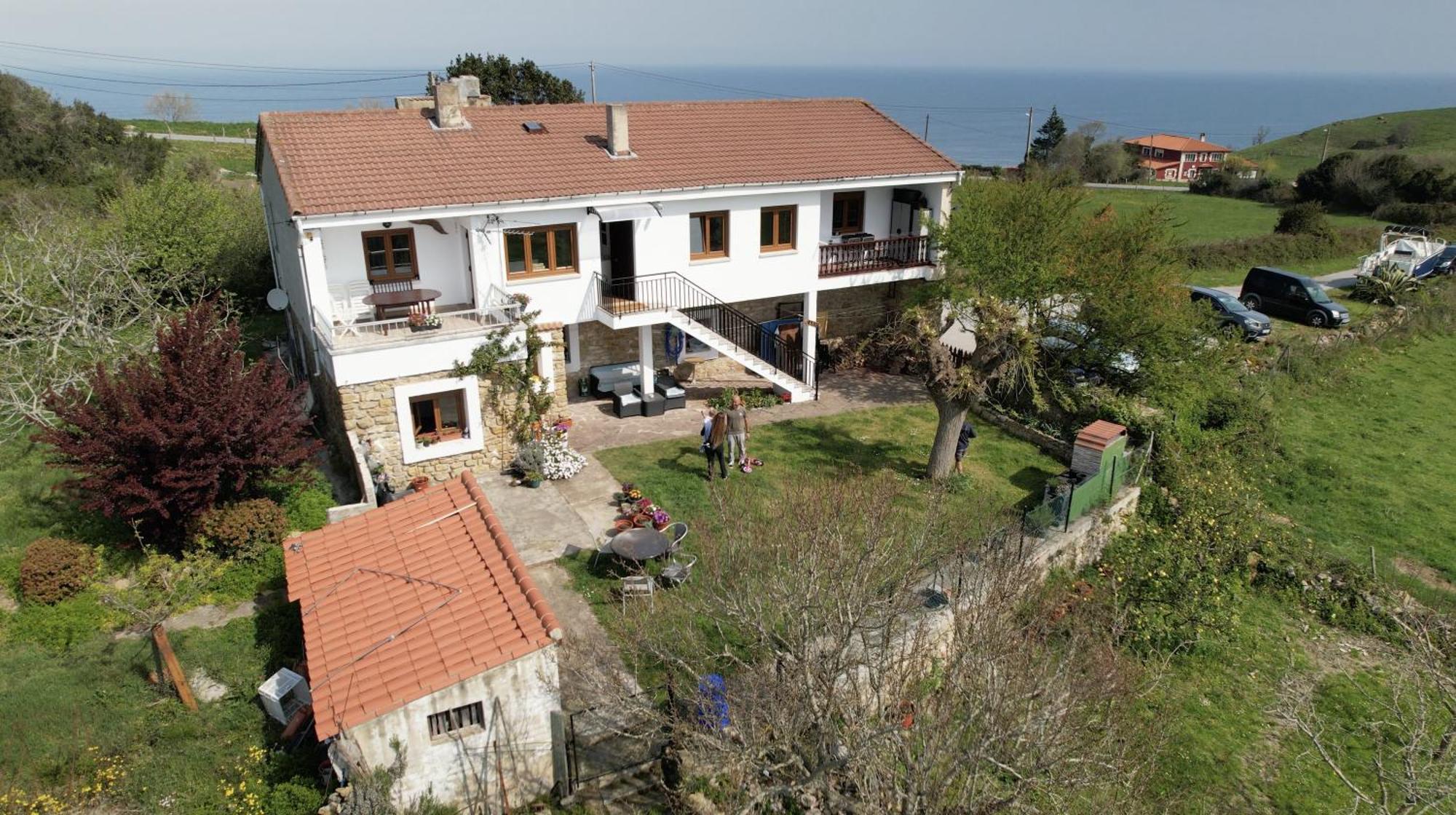Surf House Sanvi Bed & Breakfast San Vicente De La Barquera Eksteriør bilde